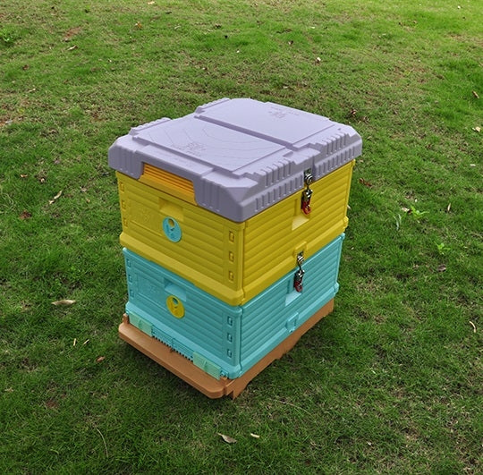 2 Layer Solid Insulation Plastic Beehive