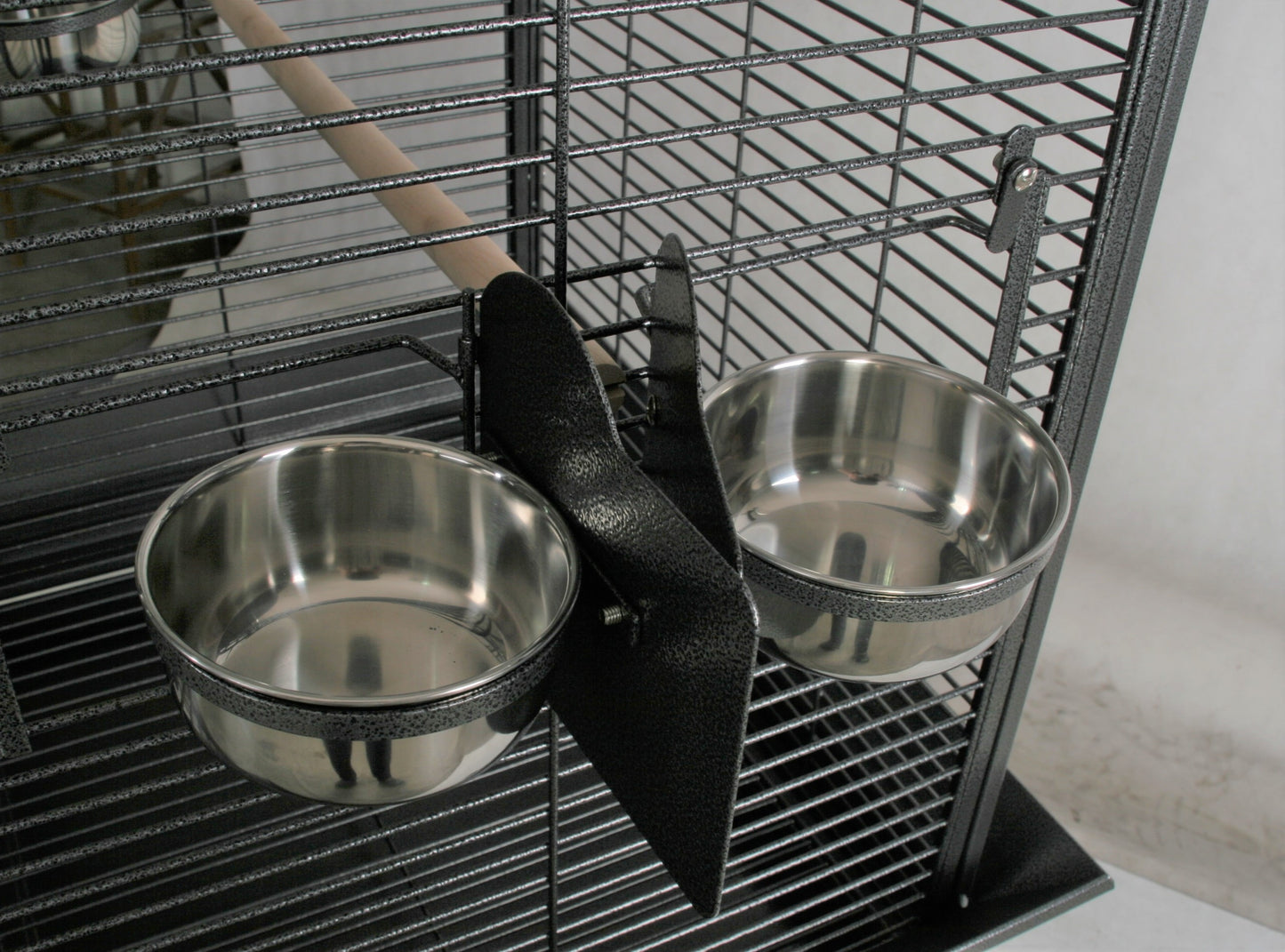 Large Metal Parrot Pet Cage Bird Cage With Wheels