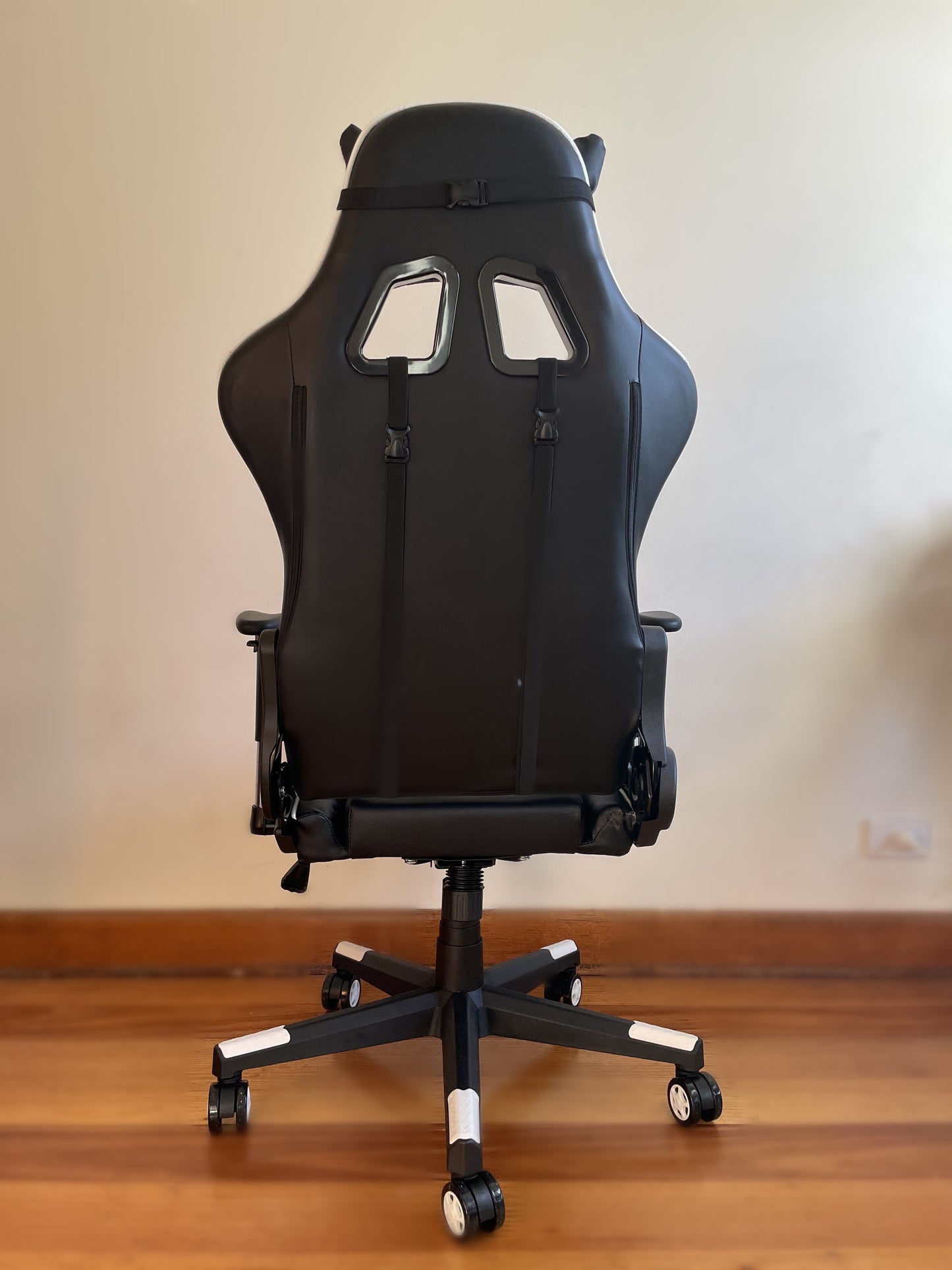 High Back 180 degrees tilt Ergonomic Gaming Office Executive Racing Chair Seat -Black and White