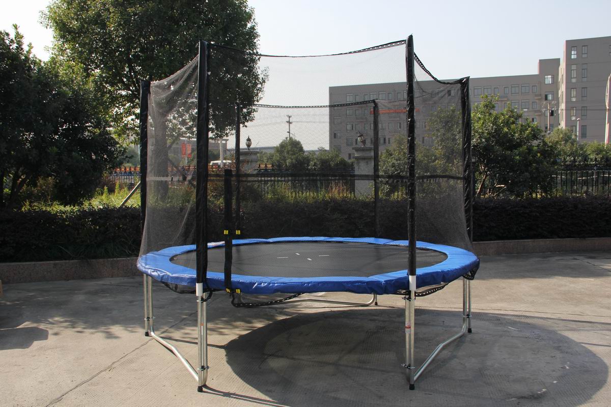 10ft Trampoline & Enclosure Set with Safety Net Ladder