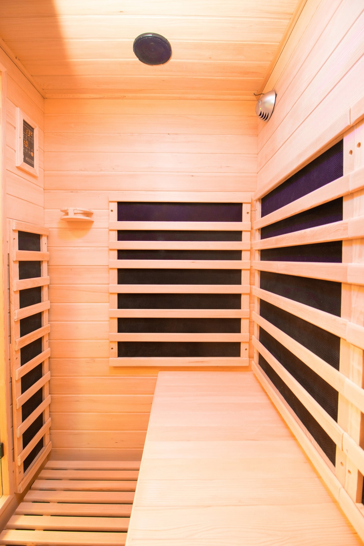 3 Person Luxury Carbon Fibre Infrared Sauna 8 Heating Panel